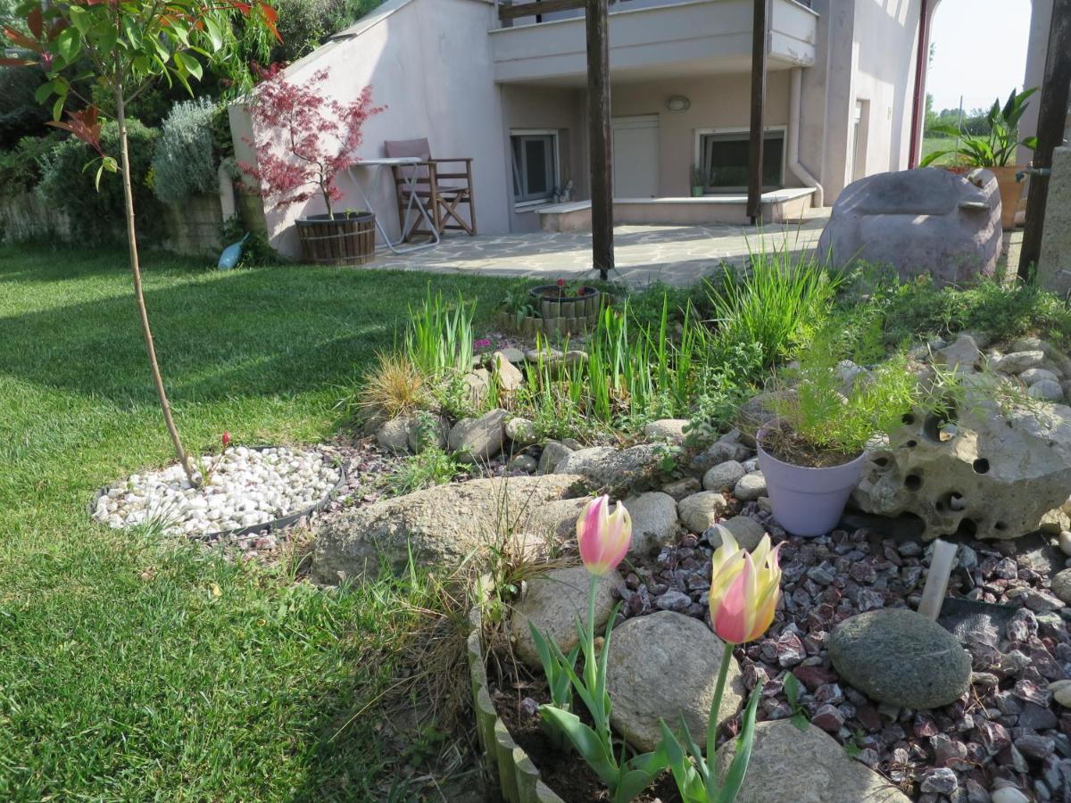 Guesthouse With Garden Comotini Exterior foto