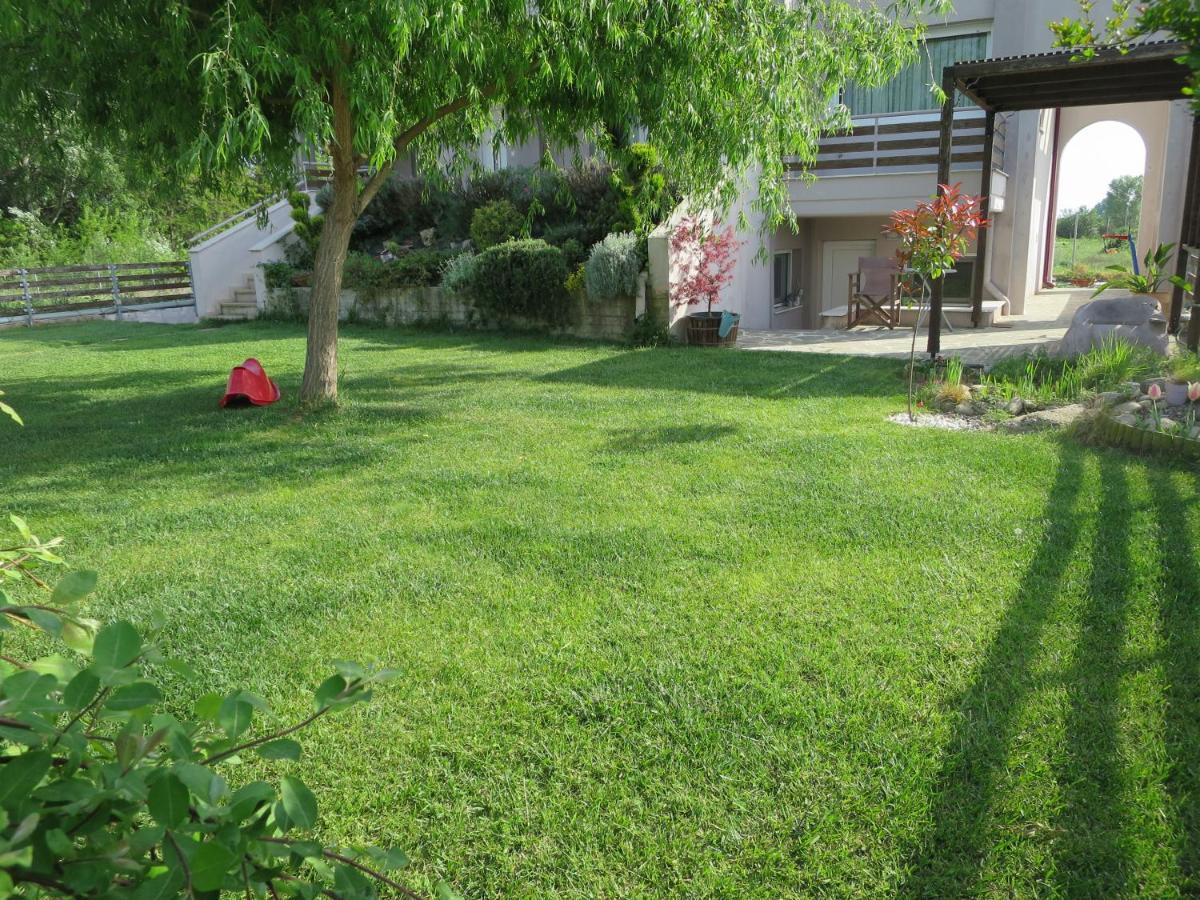 Guesthouse With Garden Comotini Exterior foto